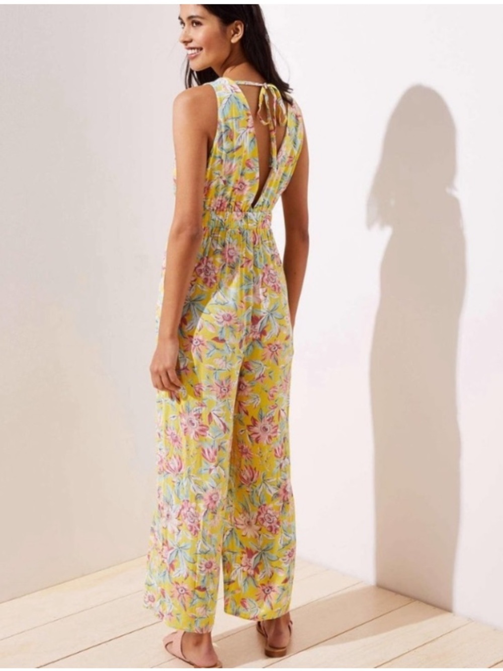 💕❤️‍🔥❤️ Loft LOFT Beach Yellow
Floral Plunging V Neck Romper  M